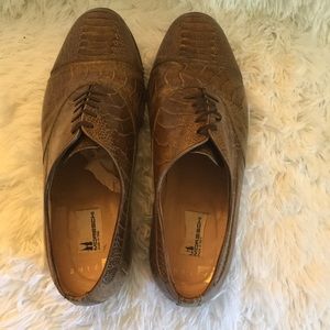 Men’s Gator dress shoe